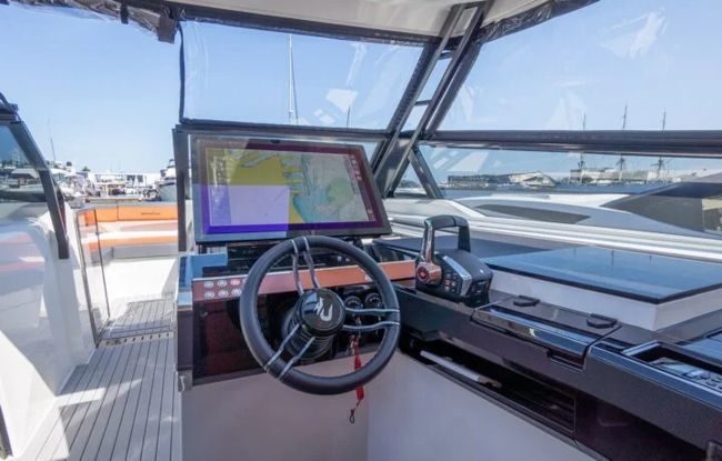 Poste de pilotage du DRACAN